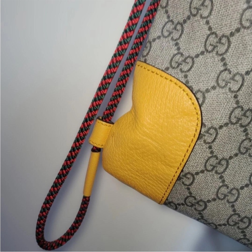 Gucci Brown Leather Patch With Gold Logo - image 6